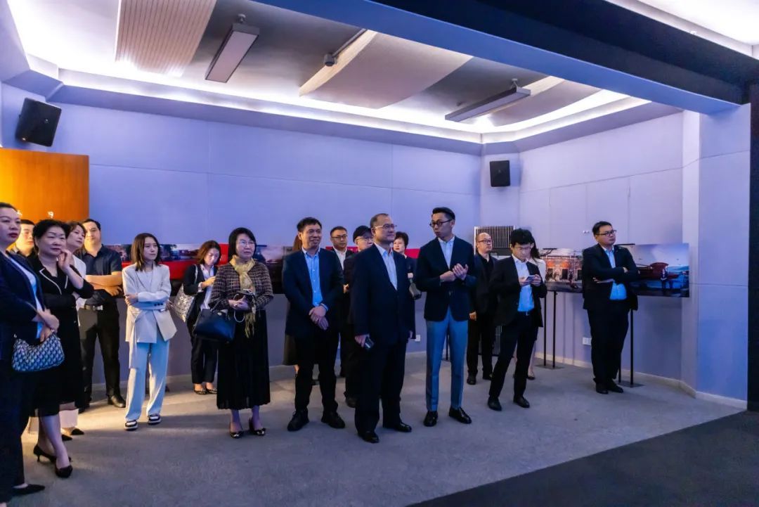 香港新华集团蔡冠深主席一行参访尊龙凯时上海影戏学院-尊龙凯时