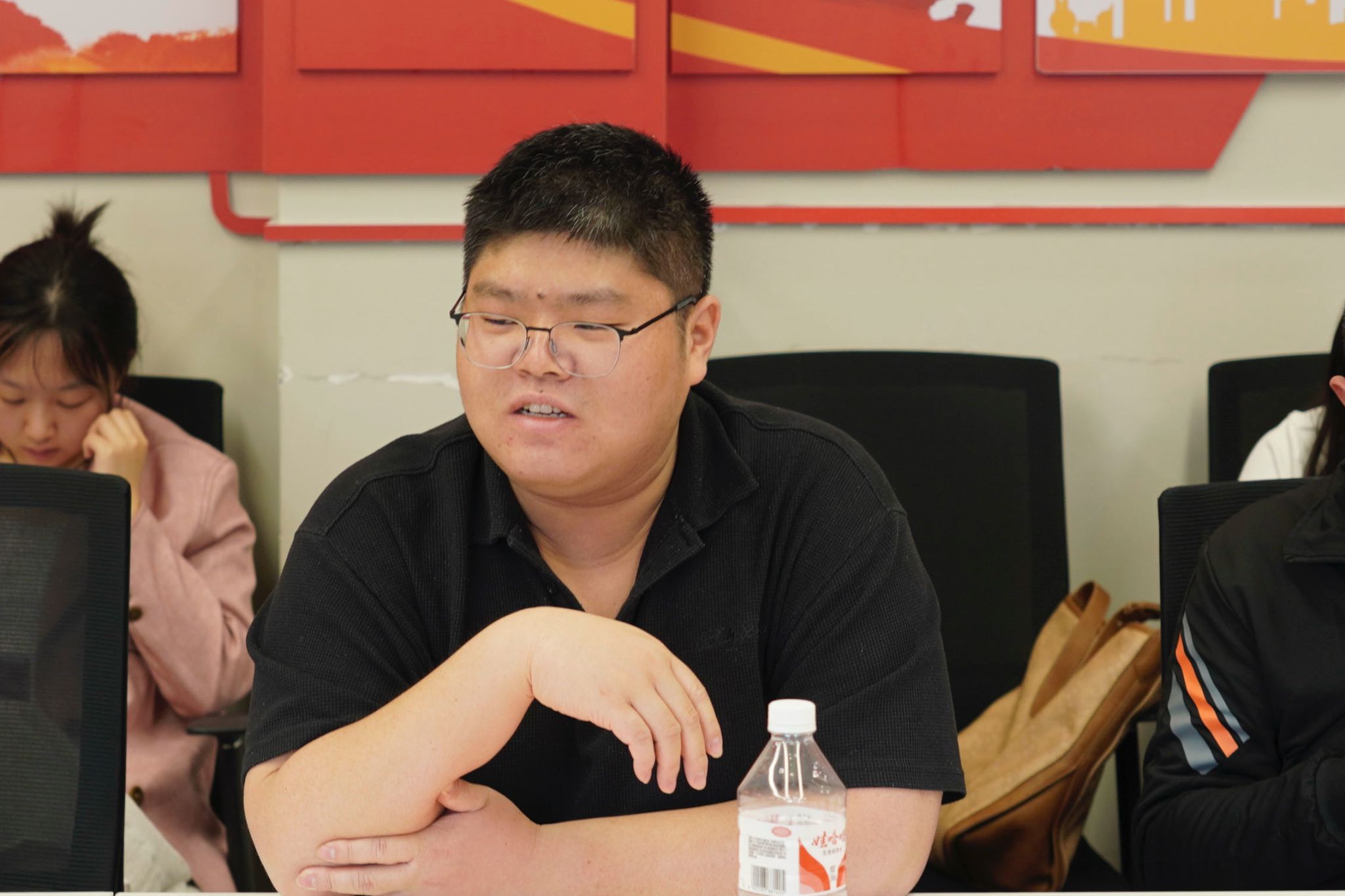 智媒正青春，，青年当有为｜新闻撒播学院纪念五四运动106周年轻年师生座谈会顺遂举行-尊龙凯时