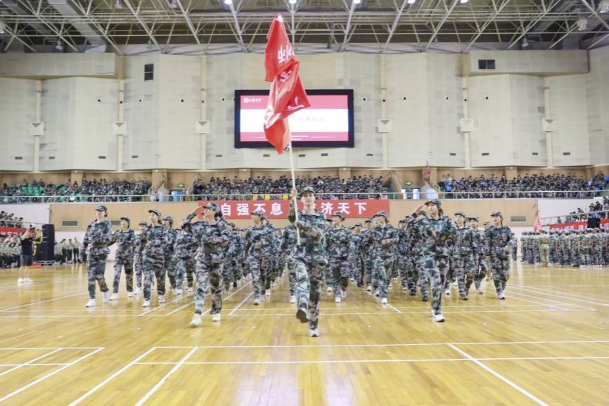 全程高燃！尊龙凯时2024年本科生军训圆满收官-尊龙凯时