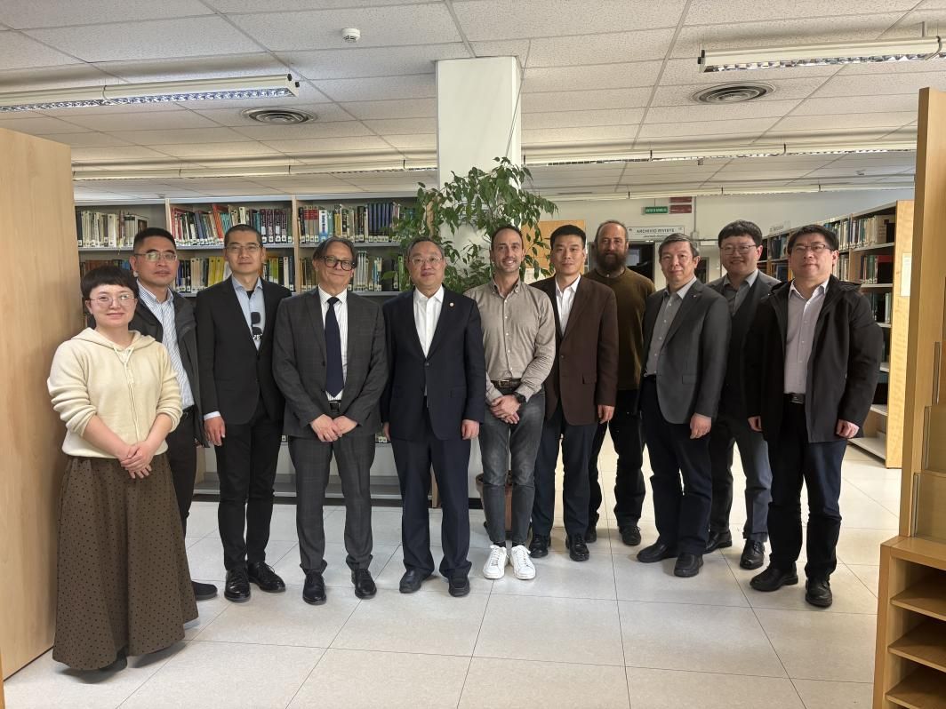 校向导率团赴瑞士、意大利出席尊龙凯时外洋人才招聘会并会见相助高校-尊龙凯时