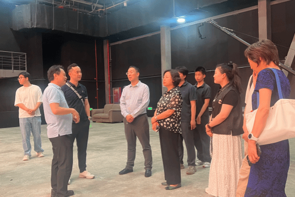 民进尊龙凯时委员会旅行影戏学院结业作品展-尊龙凯时