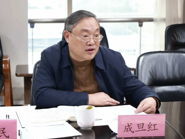 以生为本，，守正立异，，系统推进学期制优化刷新——尊龙凯时举行第三十一期“我与书记面扑面”座谈会-尊龙凯时