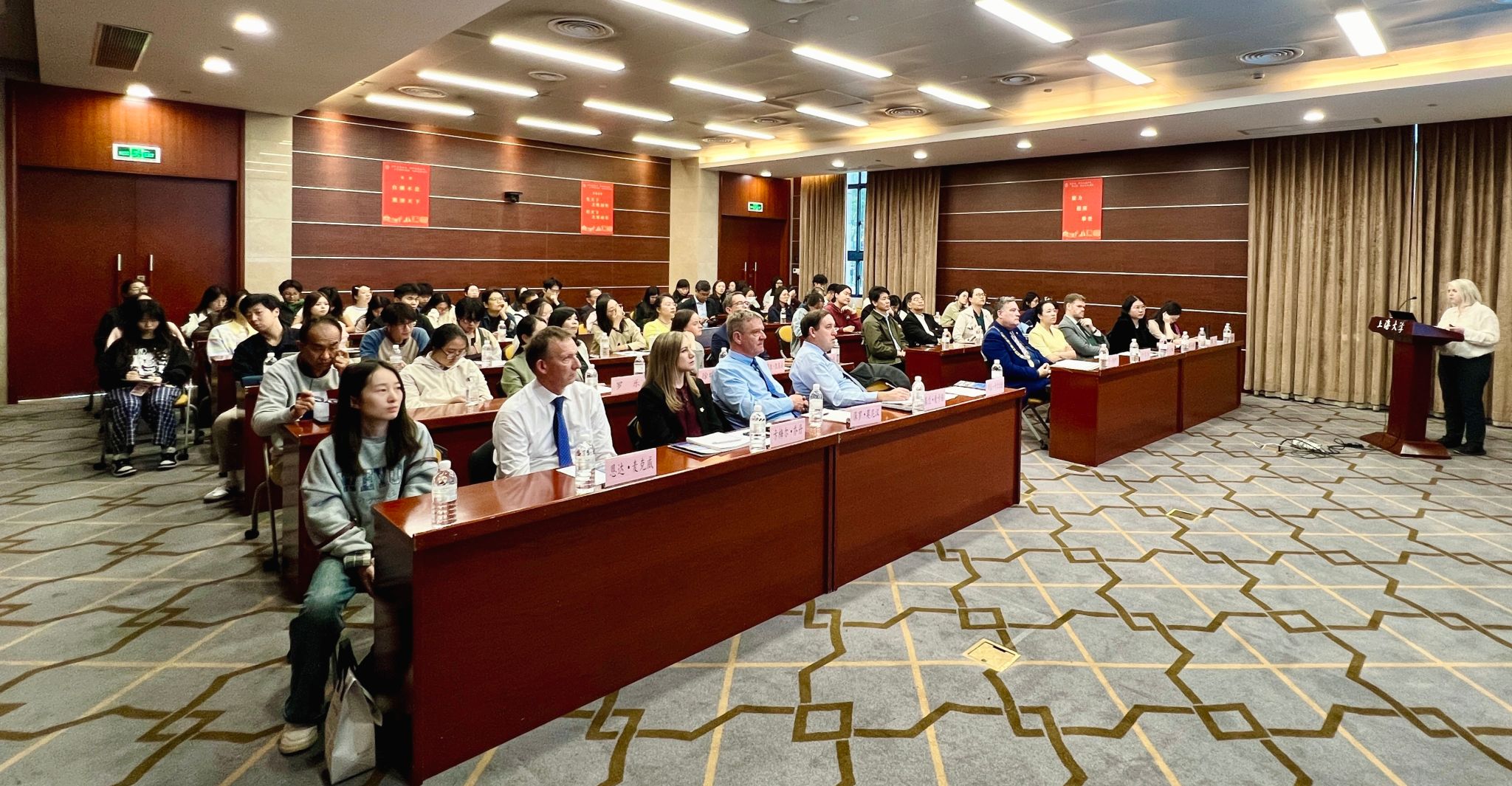 爱尔兰科克市市长一行会见尊龙凯时-尊龙凯时