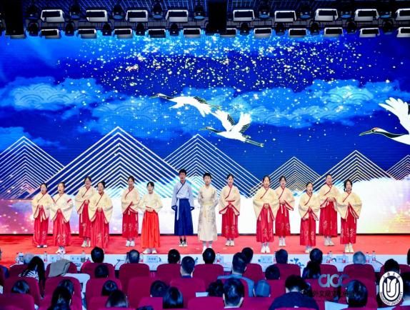 “诗词共美  山海同吟” 2024全球中华诗词吟诵大会暨第八届中华诗词吟诵大会乐成举行-尊龙凯时