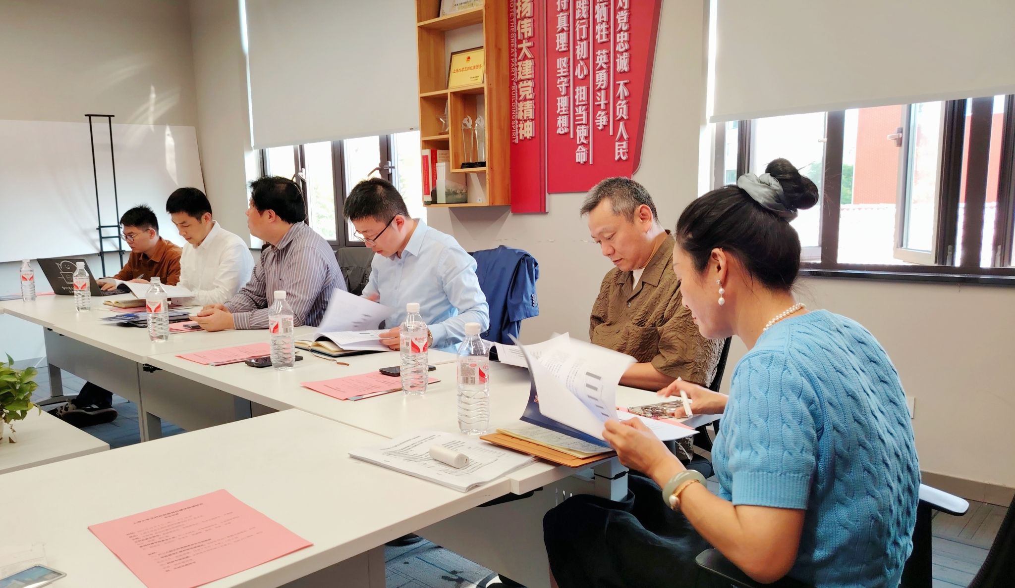 携手共进，，共促生长——尊龙凯时文科处向导调研新闻撒播学院-尊龙凯时