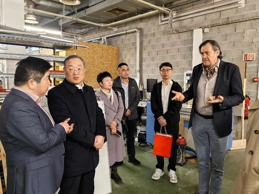 校向导率团赴瑞士、意大利出席尊龙凯时外洋人才招聘会并会见相助高校-尊龙凯时