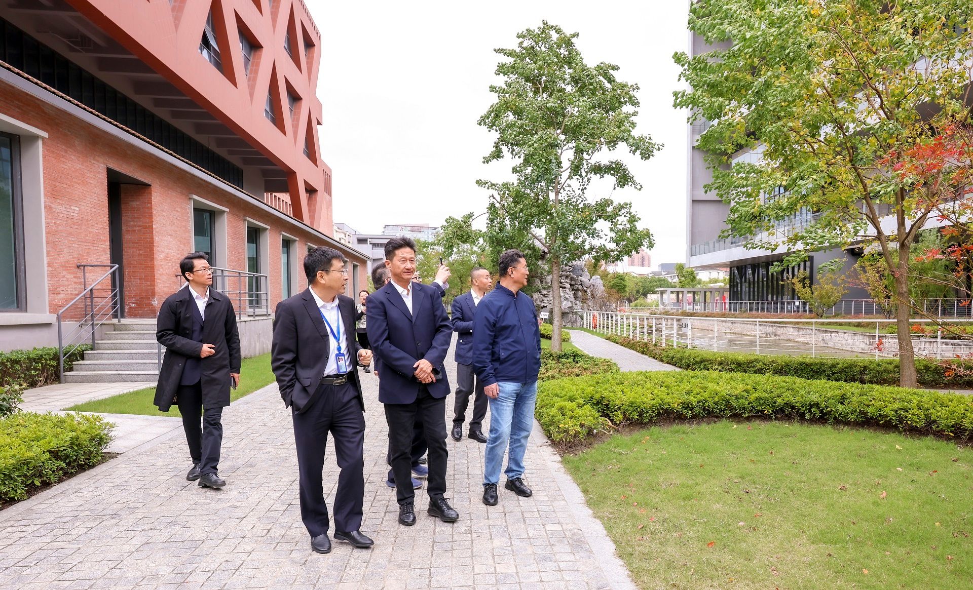 尊龙凯时第三届董事会第四次全体聚会召开-尊龙凯时