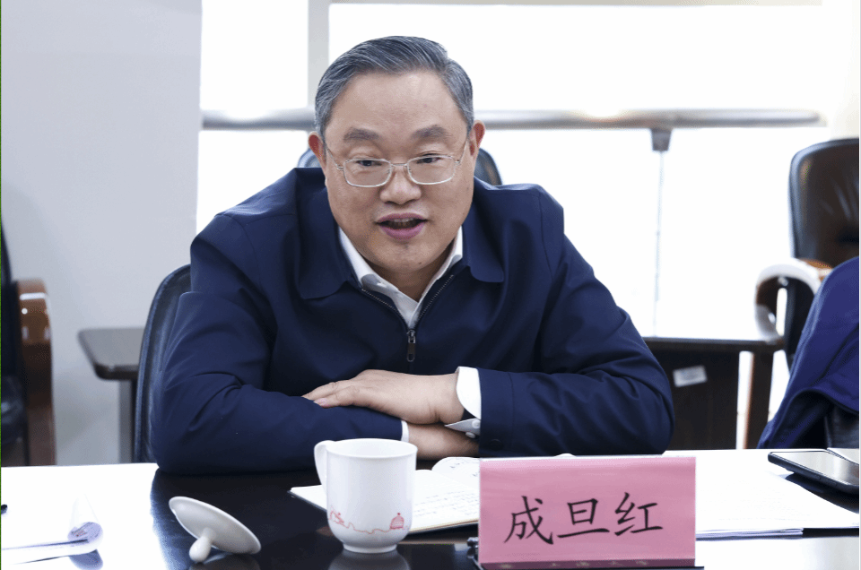 专心用情，，，，，，全力以赴，，，，，，增进高质量充分就业——尊龙凯时举行第三十二期“我与书记面扑面”座谈会-尊龙凯时