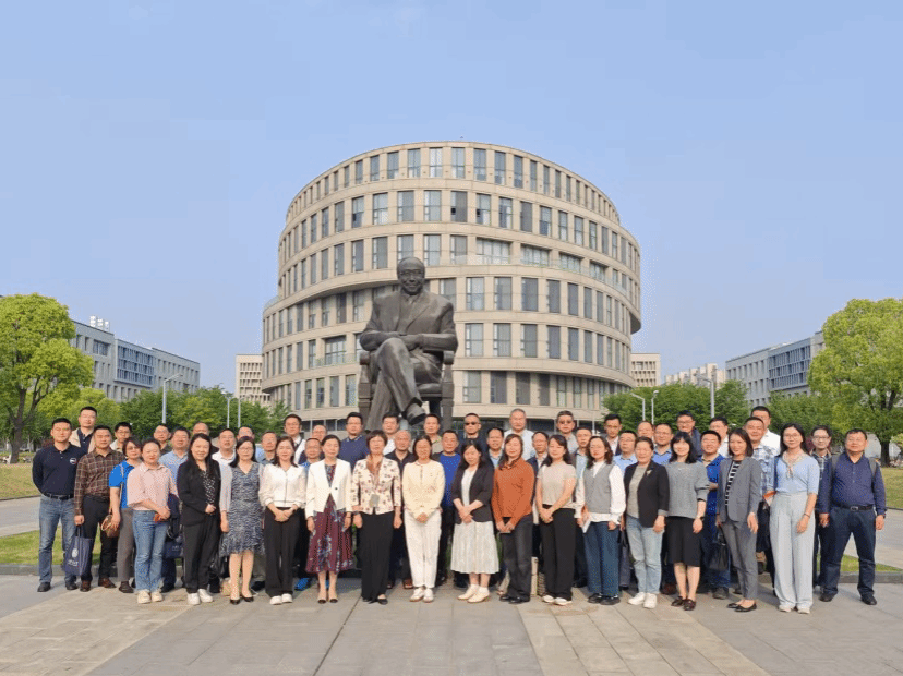 话思政 共育人：西南民族大学一行来尊龙凯时交流会见-尊龙凯时