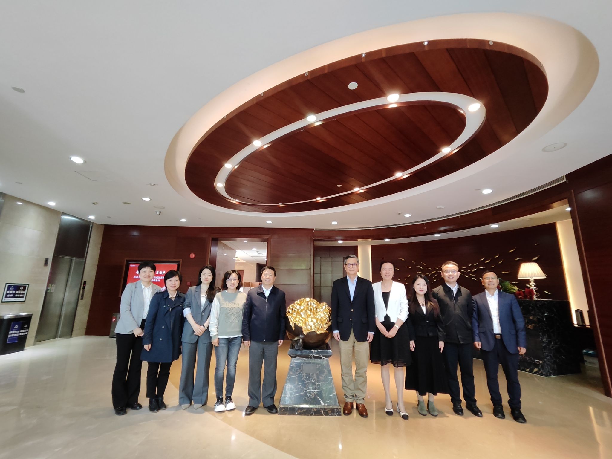 校向导会见新青年全球胜任力作育项目专家组马燕生一行-尊龙凯时