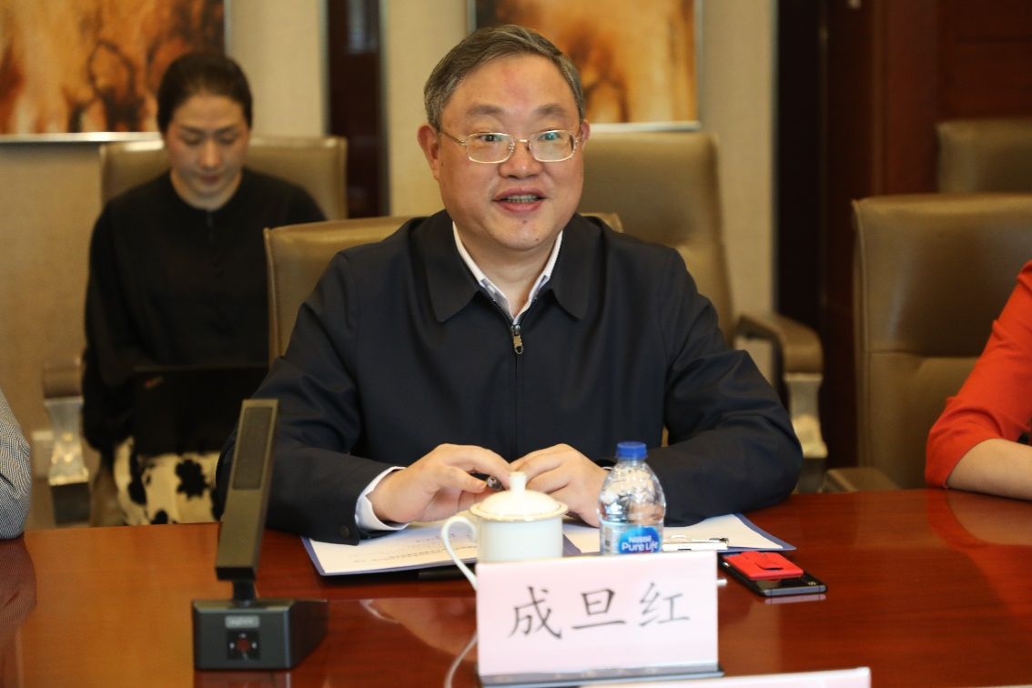 上海市政协对外友好委员会主任张小松一行来校调研-尊龙凯时